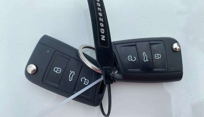 2022 Skoda KUSHAQ STYLE 1.5L TSI DSG (6 AIRBAGS), Petrol, Automatic, 47,831 km, Key Close Up