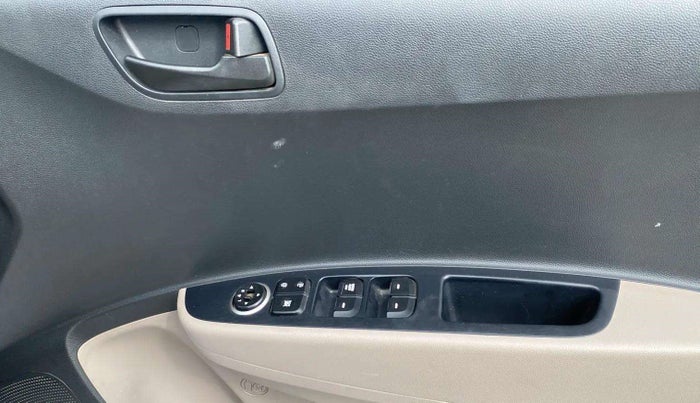 2019 Hyundai Grand i10 MAGNA 1.2 KAPPA VTVT, Petrol, Manual, 26,498 km, Driver Side Door Panels Control