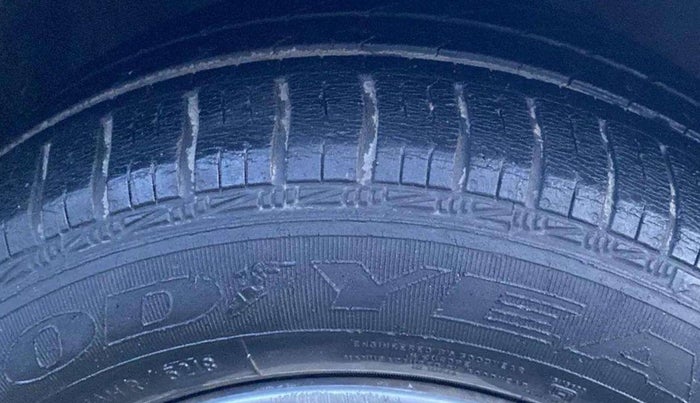 2019 Hyundai Grand i10 MAGNA 1.2 KAPPA VTVT, Petrol, Manual, 26,498 km, Right Front Tyre Tread