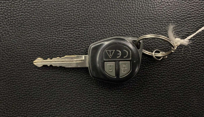2022 Maruti Swift VXI AMT, Petrol, Automatic, 29,387 km, Key Close Up