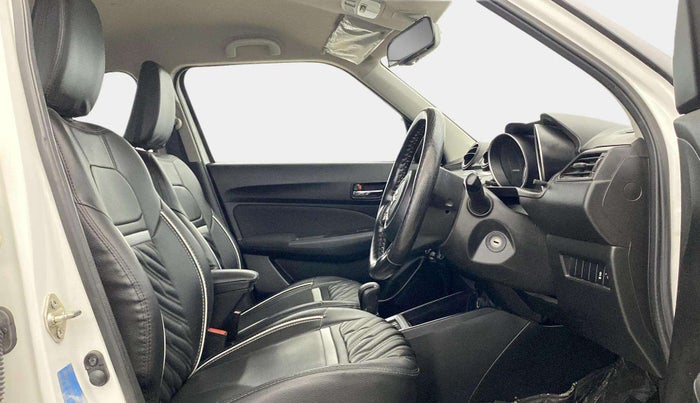 2022 Maruti Swift VXI AMT, Petrol, Automatic, 29,387 km, Right Side Front Door Cabin