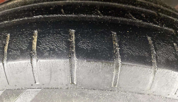 2020 Maruti Swift ZXI PLUS, Petrol, Manual, 91,266 km, Right Front Tyre Tread
