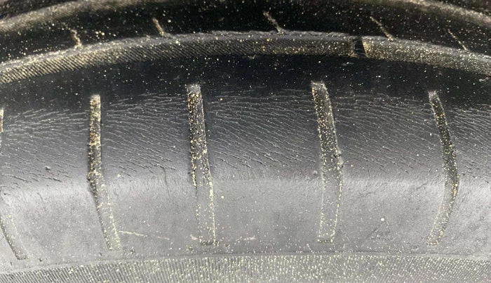 2020 Maruti Swift ZXI PLUS, Petrol, Manual, 91,266 km, Left Front Tyre Tread