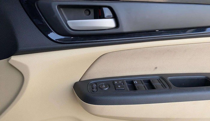 2020 Honda Amaze 1.2L I-VTEC VX, Petrol, Manual, 26,086 km, Driver Side Door Panels Control