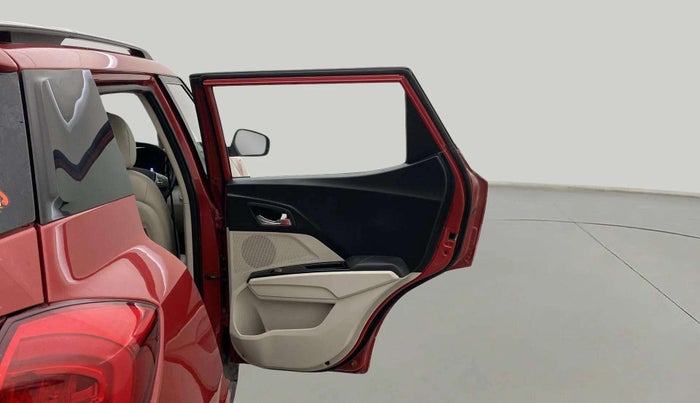 2021 Mahindra XUV300 W8 (O) 1.5 DIESEL AMT, Diesel, Automatic, 61,466 km, RHS Rear Door