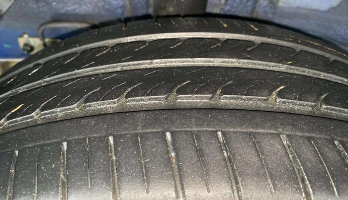 2017 Hyundai Elite i20 MAGNA 1.2, Petrol, Manual, 21,001 km, Right Rear Tyre Tread