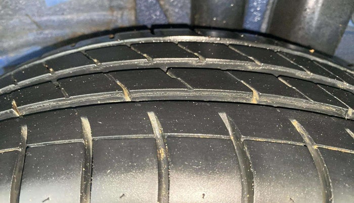 2017 Hyundai Elite i20 MAGNA 1.2, Petrol, Manual, 21,001 km, Left Rear Tyre Tread