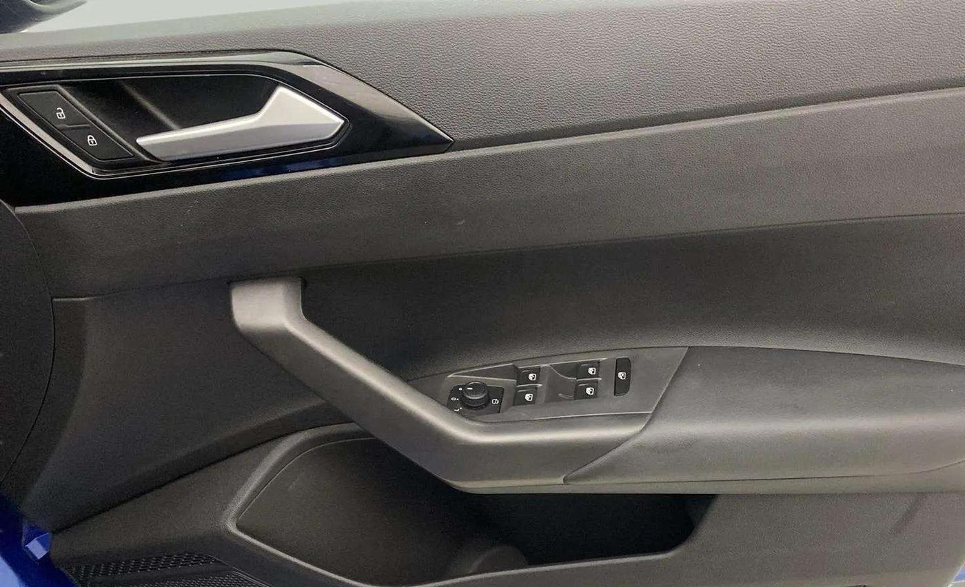 2024 Volkswagen VIRTUS GT Line 1.0 TSI MT, Petrol, Manual, 9,735 km, Driver Side Door Panels Control