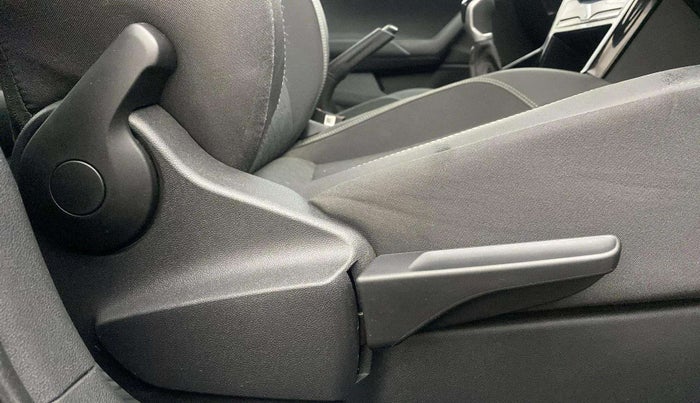 2024 Volkswagen VIRTUS GT Line 1.0 TSI MT, Petrol, Manual, 9,588 km, Driver Side Adjustment Panel