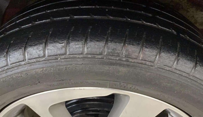 2015 Hyundai Elite i20 ASTA 1.2, Petrol, Manual, 73,521 km, Left Front Tyre Tread