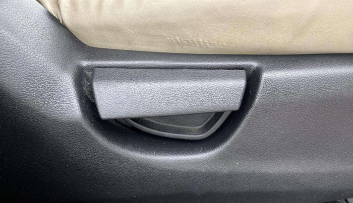 2020 Hyundai NEW SANTRO SPORTZ AMT, Petrol, Automatic, 55,119 km, Driver Side Adjustment Panel