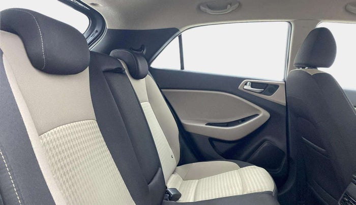 2020 Hyundai Elite i20 ASTA 1.2 (O), Petrol, Manual, 28,087 km, Right Side Rear Door Cabin