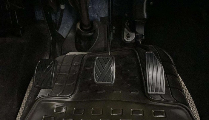2019 Maruti New Wagon-R LXI CNG 1.0, CNG, Manual, 27,914 km, Pedals