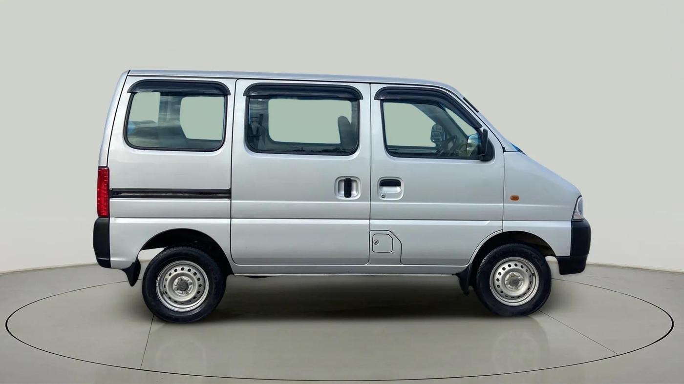 2023 Maruti Eeco 7 STR STD 1.2, Petrol, Manual, 16,372 km, Right Side View