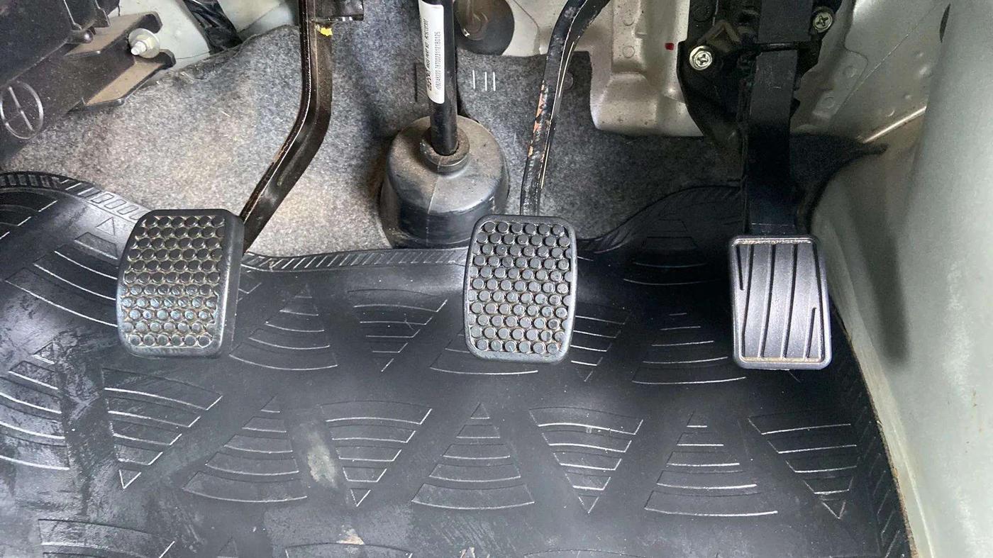 2023 Maruti Eeco 7 STR STD 1.2, Petrol, Manual, 16,372 km, Pedals