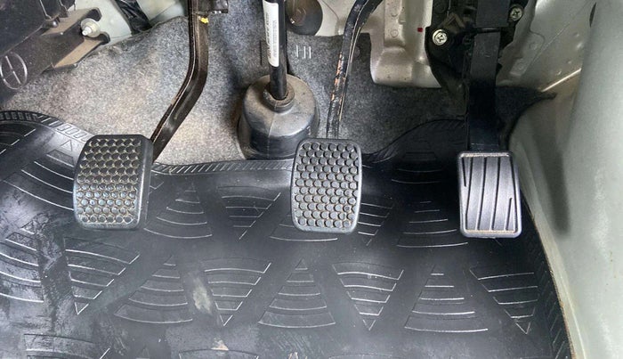 2023 Maruti Eeco 7 STR STD 1.2, Petrol, Manual, 16,338 km, Pedals