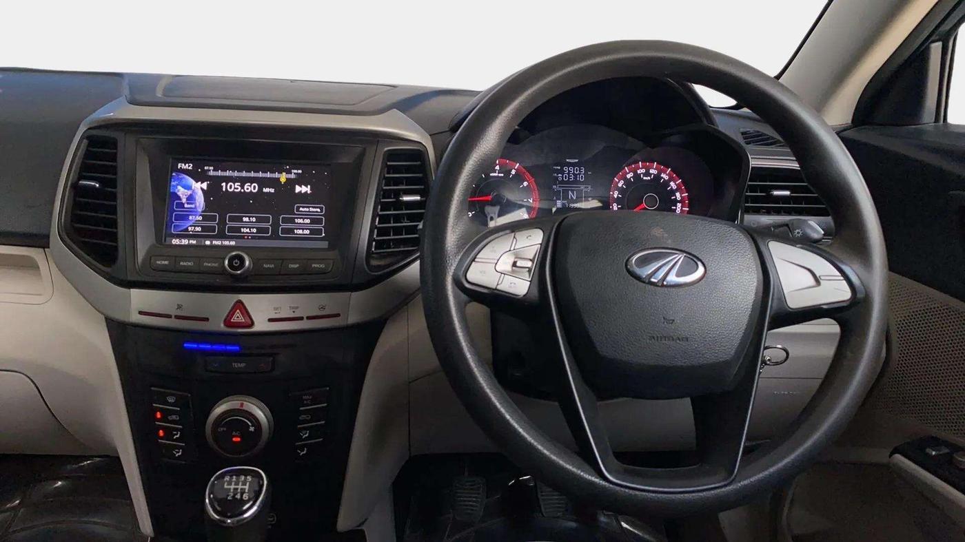 2019 Mahindra XUV300 W6 1.2 PETROL, Petrol, Manual, 71,944 km, Steering Wheel Close Up