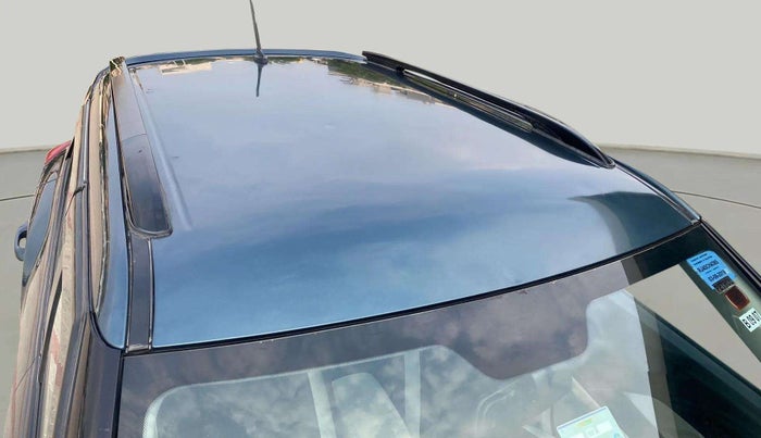 2019 Mahindra XUV300 W6 1.2 PETROL, Petrol, Manual, 71,944 km, Roof