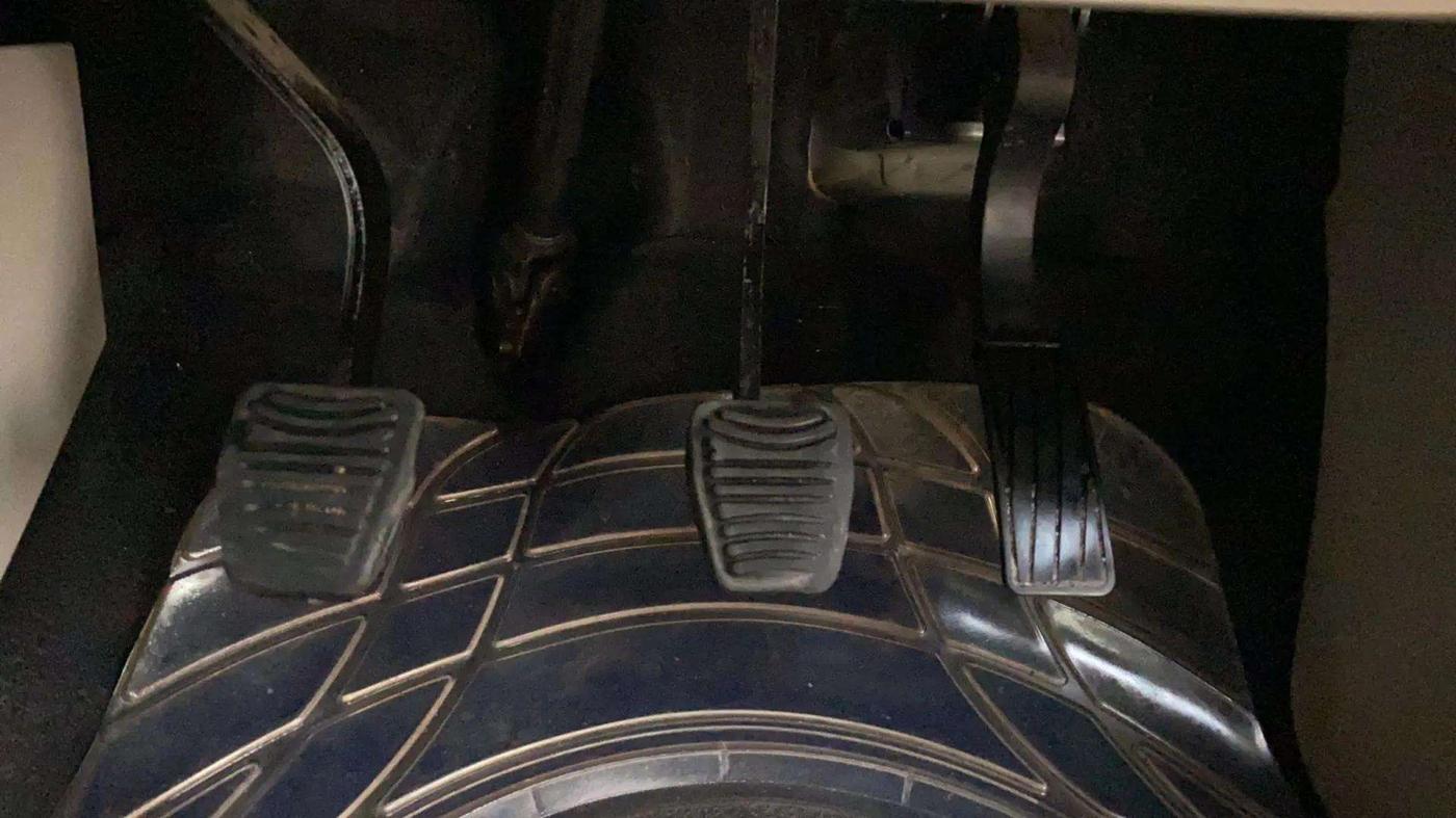 2019 Mahindra XUV300 W6 1.2 PETROL, Petrol, Manual, 71,944 km, Pedals