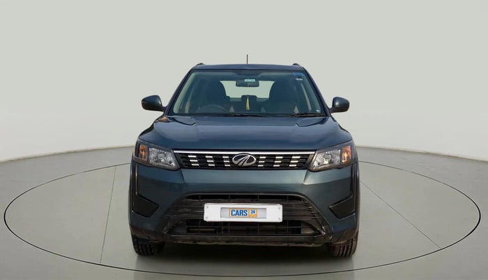 2019 Mahindra XUV300 W6 1.2 PETROL, Petrol, Manual, 71,944 km, Front