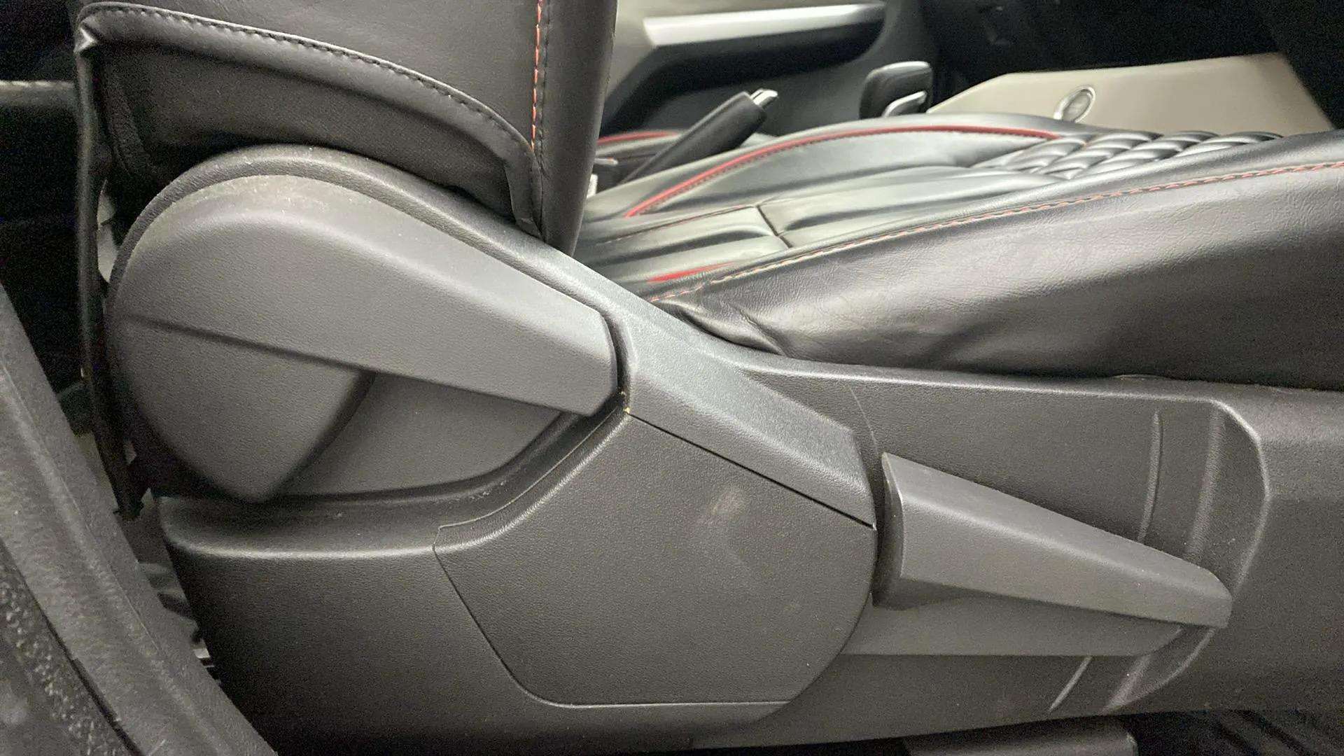 Driver-side-adjustment-panel-40