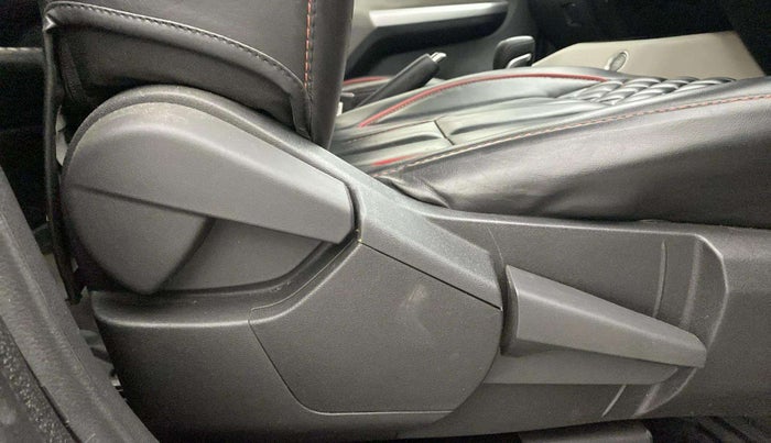 2022 Nissan MAGNITE XV TURBO CVT, Petrol, Automatic, 23,779 km, Driver Side Adjustment Panel