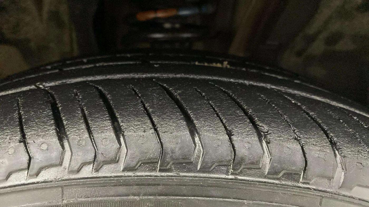 2022 Nissan MAGNITE XV TURBO CVT, Petrol, Automatic, 23,962 km, Right Front Tyre Tread