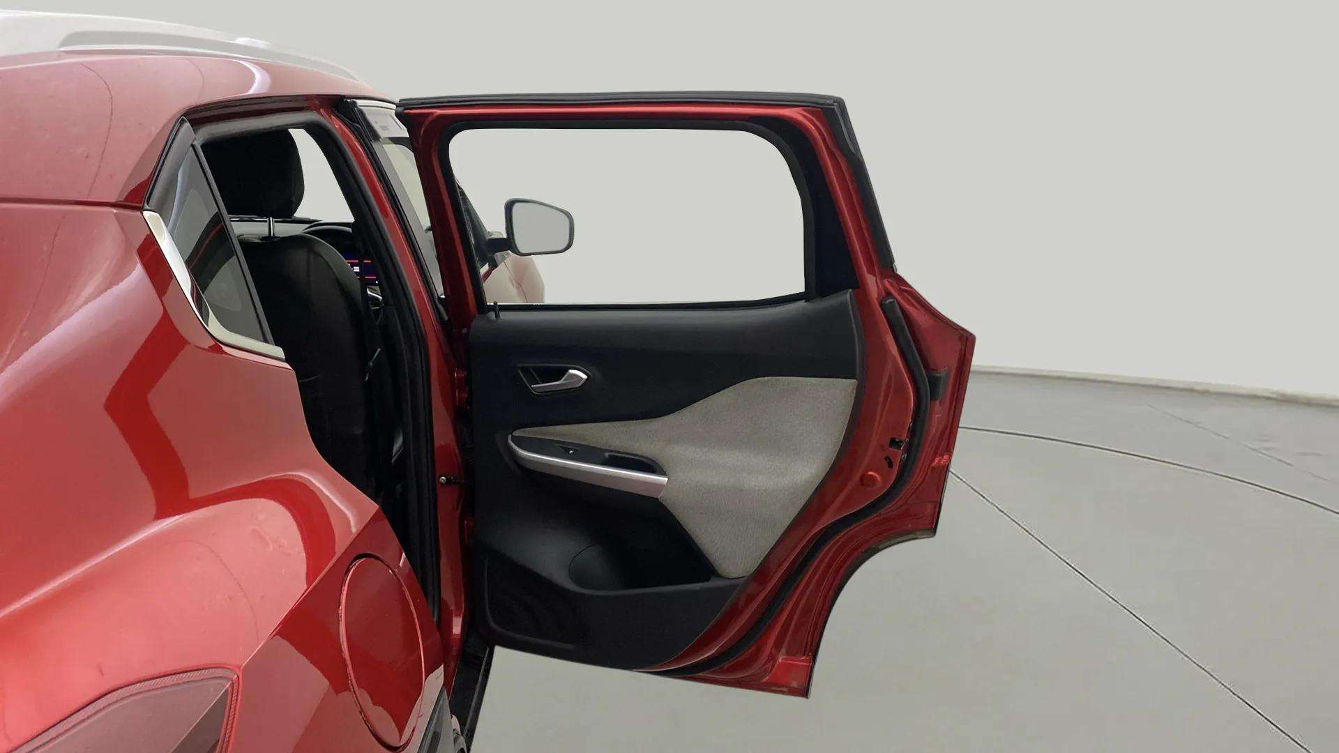 RHS-Rear-Door-Open-33
