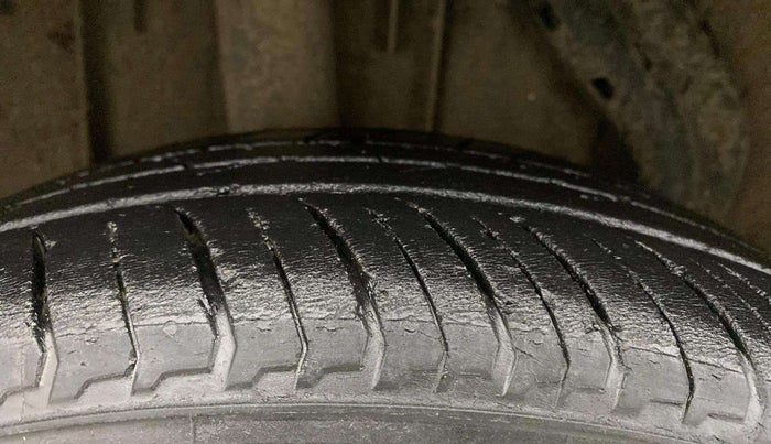 2022 Nissan MAGNITE XV TURBO CVT, Petrol, Automatic, 23,779 km, Right Rear Tyre Tread