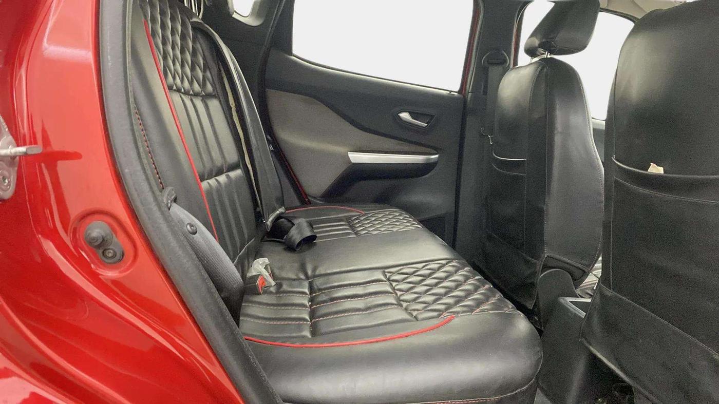 2022 Nissan MAGNITE XV TURBO CVT, Petrol, Automatic, 23,962 km, Right Side Rear Door Cabin