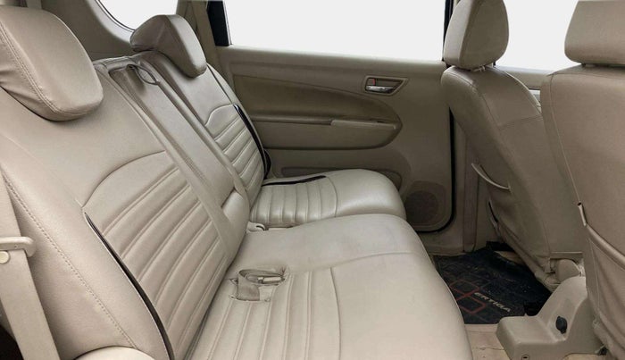 2016 Maruti Ertiga ZXI+, Petrol, Manual, 67,378 km, Right Side Rear Door Cabin