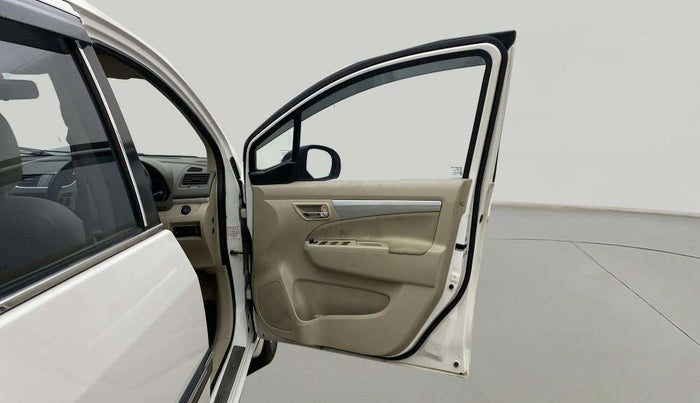 2016 Maruti Ertiga ZXI+, Petrol, Manual, 67,378 km, RHS Front Door