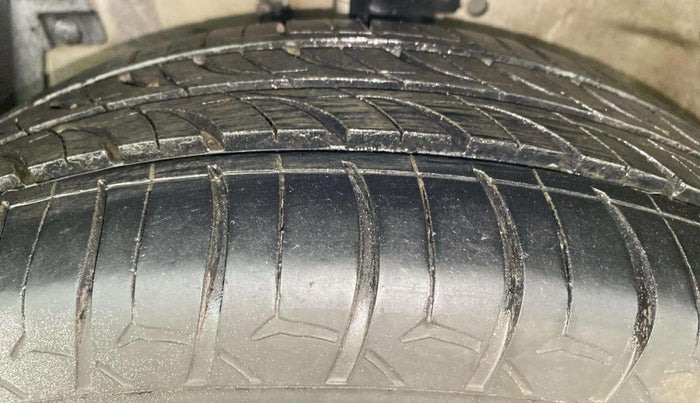 2016 Maruti Ertiga ZXI+, Petrol, Manual, 67,378 km, Left Front Tyre Tread