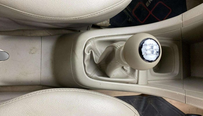 2016 Maruti Ertiga ZXI+, Petrol, Manual, 67,378 km, Gear Lever