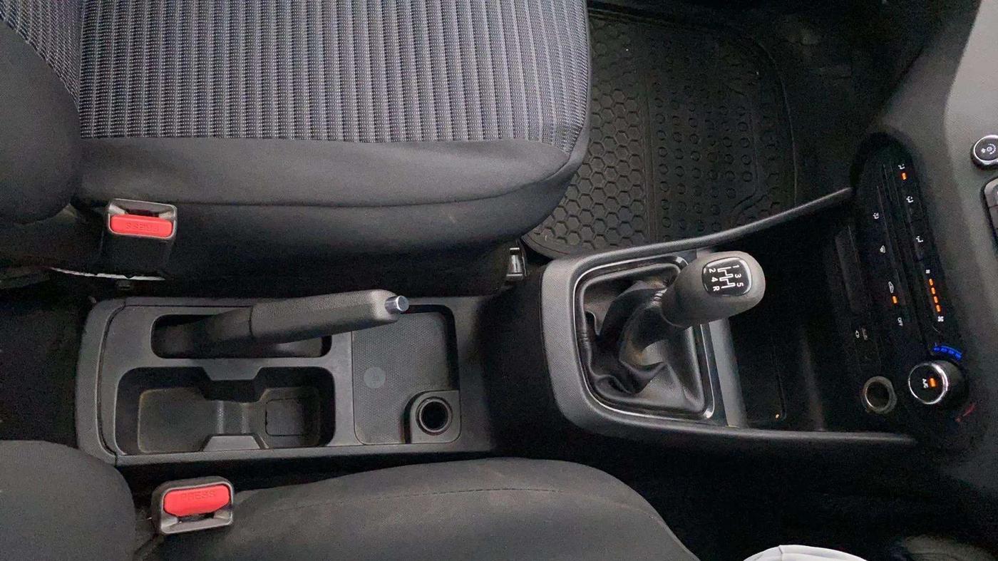 2021 Tata PUNCH ADVENTURE MT, Petrol, Manual, 48,576 km, Gear Lever