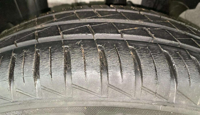 2023 Renault Kwid RXT 1.0, Petrol, Manual, 11,389 km, Left Front Tyre Tread