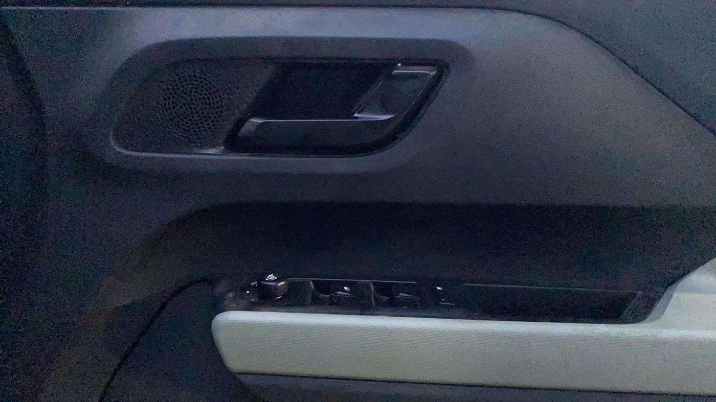 2023 Tata PUNCH ADVENTURE AMT, Petrol, Automatic, 22,343 km, Driver Side Door Panels Control