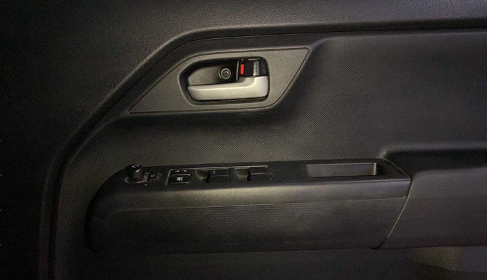 2020 Maruti New Wagon-R ZXI 1.2, Petrol, Manual, 32,177 km, Driver Side Door Panels Control