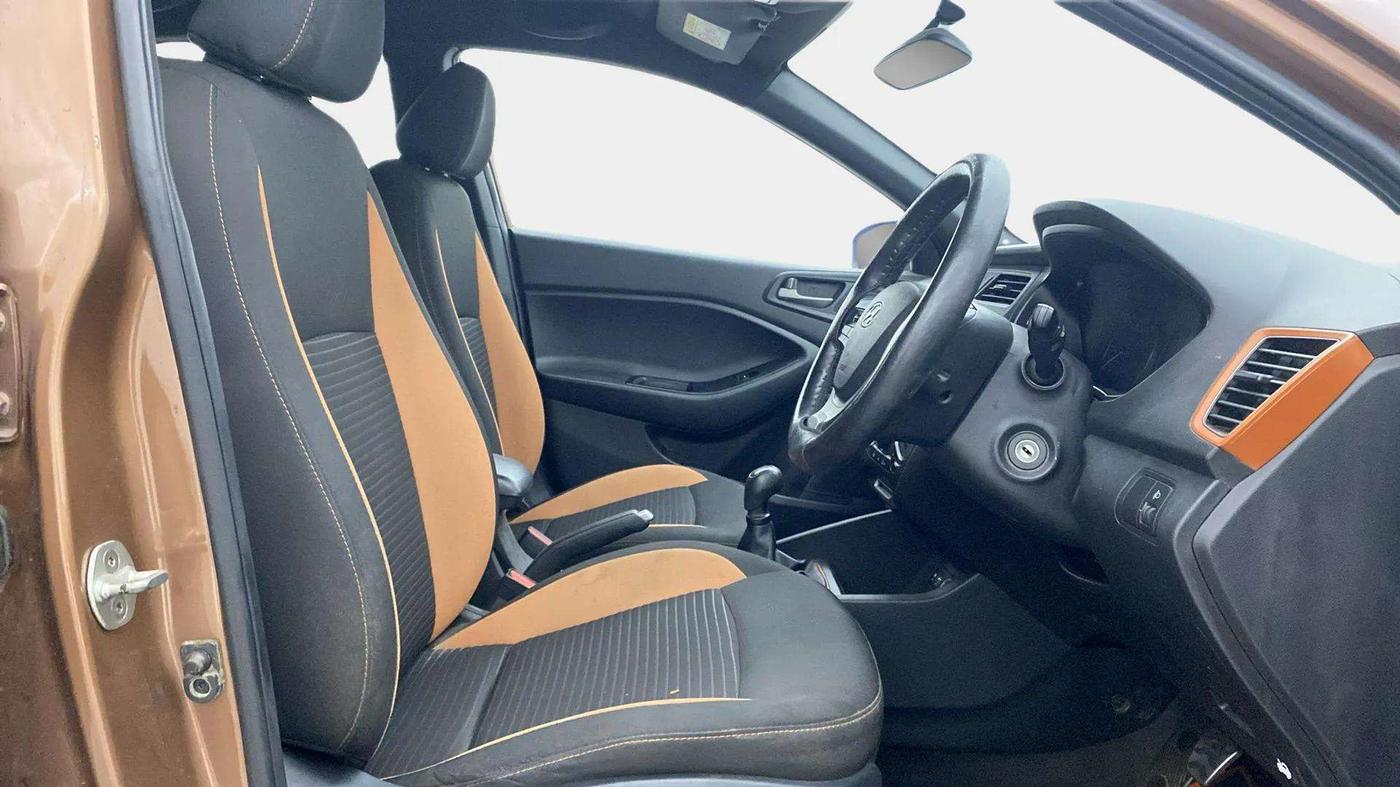 2017 Hyundai i20 Active 1.2 S, Petrol, Manual, 36,239 km, Right Side Front Door Cabin