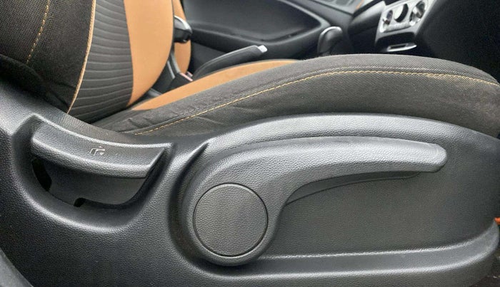 2017 Hyundai i20 Active 1.2 S, Petrol, Manual, 36,239 km, Driver Side Adjustment Panel