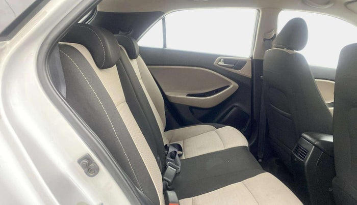 2017 Hyundai Elite i20 ASTA 1.2 (O), Petrol, Manual, 93,080 km, Right Side Rear Door Cabin