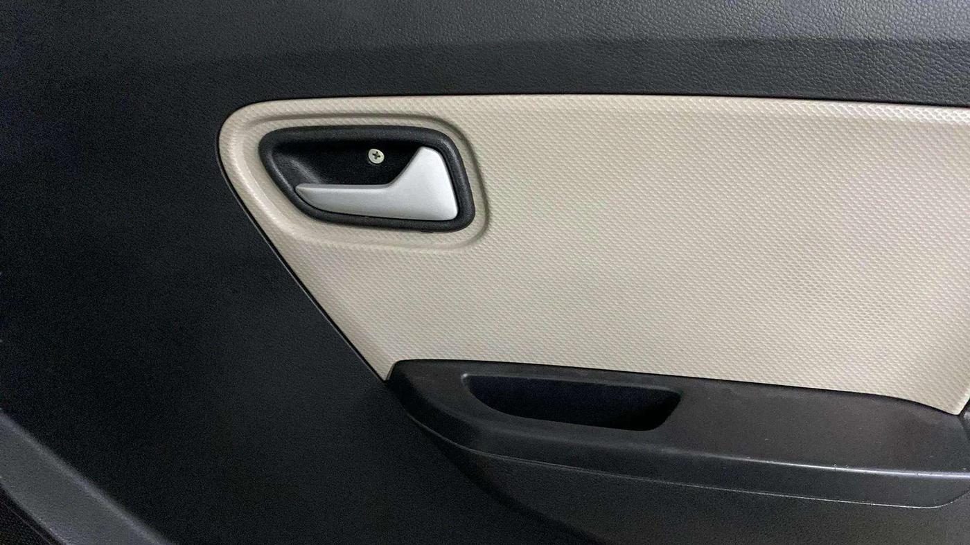 2021 Maruti Alto VXI PLUS, Petrol, Manual, 17,912 km, Driver Side Door Panels Control