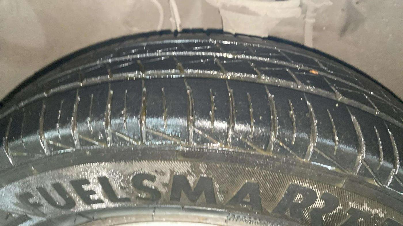 2021 Maruti Alto VXI PLUS, Petrol, Manual, 17,912 km, Left Front Tyre Tread