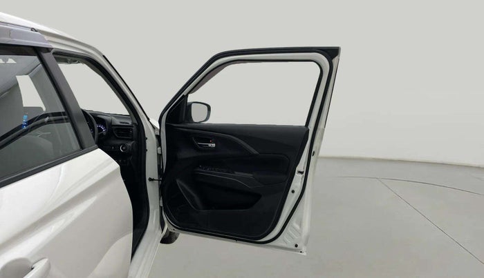 2024 Maruti Swift VXi (O) AMT, Petrol, Automatic, 12,079 km, RHS Front Door