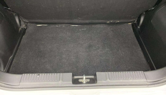 2024 Maruti Swift VXi (O) AMT, Petrol, Automatic, 12,079 km, Boot Open Zoomed View