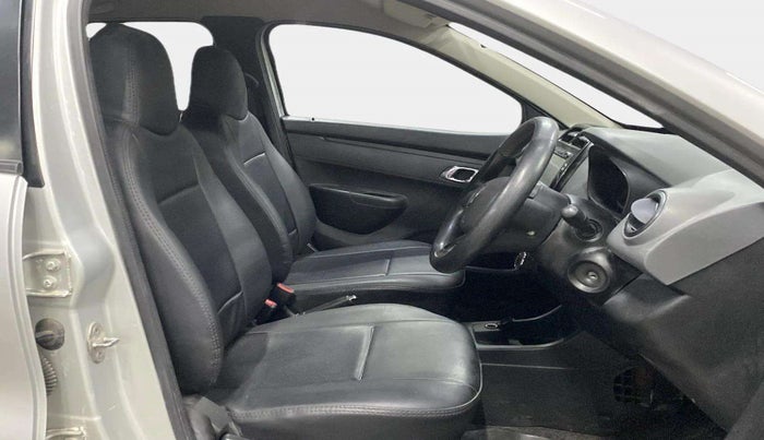 2018 Renault Kwid RXT 1.0 AMT (O), Petrol, Automatic, 27,853 km, Right Side Front Door Cabin
