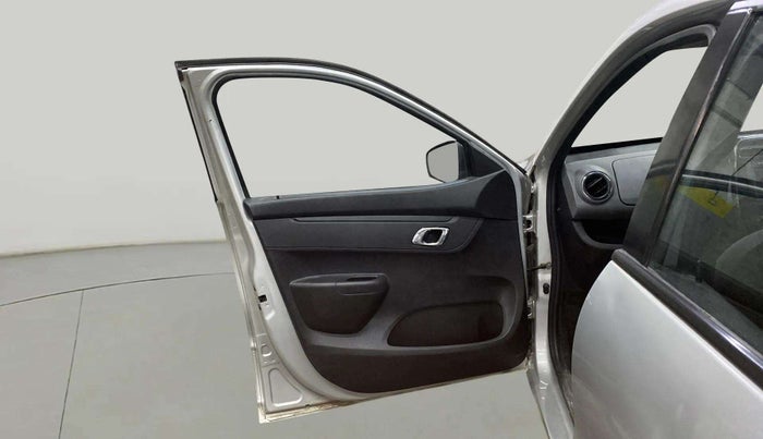2018 Renault Kwid RXT 1.0 AMT (O), Petrol, Automatic, 27,853 km, LHS Front Door