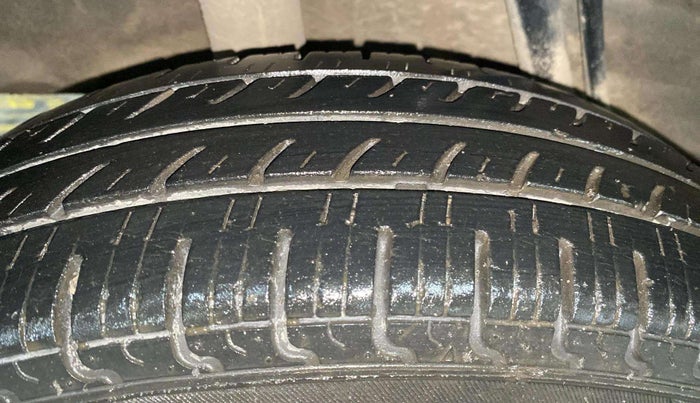 2018 Renault Kwid RXT 1.0 AMT (O), Petrol, Automatic, 27,853 km, Left Rear Tyre Tread