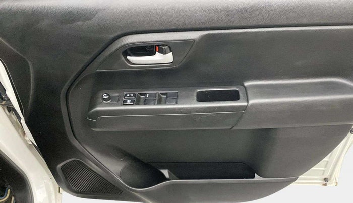 2022 Maruti New Wagon-R VXI 1.0, Petrol, Manual, 18,943 km, Driver Side Door Panels Control