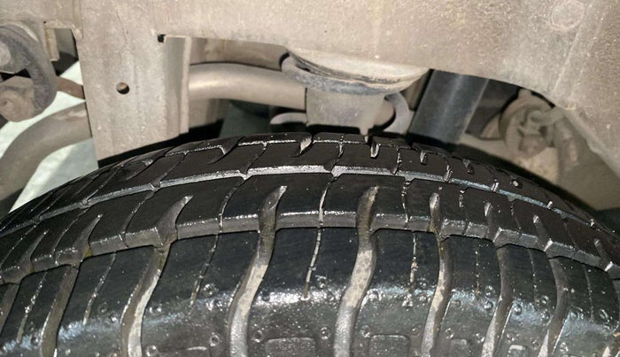 2016 Maruti Alto 800 LXI, Petrol, Manual, 12,426 km, Left Rear Tyre Tread